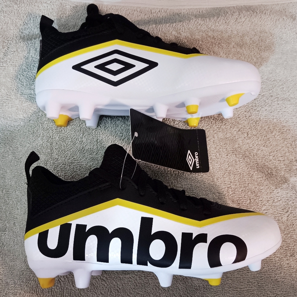 Size 13 Umbro Pivot Kids Soccer Cleats, Black/White/Yellow Child Youth